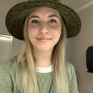Meet your Posher, Karli